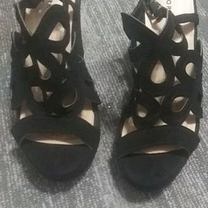 Torrid sz 11 suede like wedges